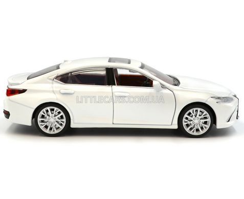 Іграшкова металева машинка Lexus ES300h 1:36 Автопром 68713 білий 68713W фото