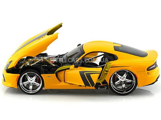 Коллекционная модель машины Maisto Dodge SRT Viper GTS 2013 1:24 желтый 31363Y фото