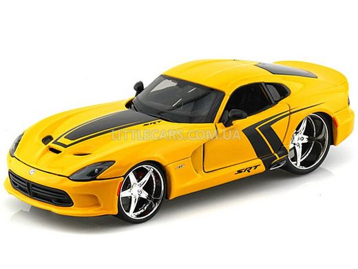 Коллекционная модель машины Maisto Dodge SRT Viper GTS 2013 1:24 желтый 31363Y фото
