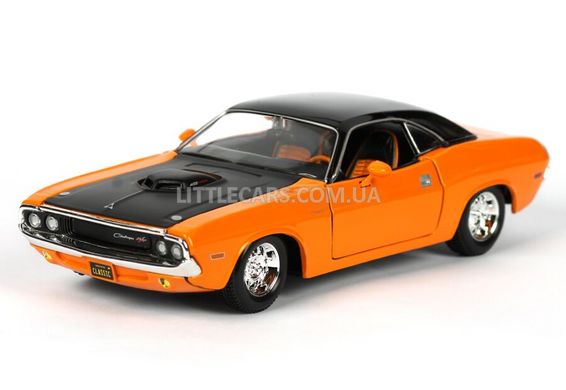 Коллекционная модель машины Maisto Dodge Challenger R/T 1970 1:24 оранжевый 32518O фото