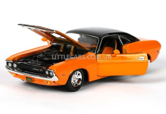 Колекційна металева машинка Maisto Dodge Challenger R/T 1970 1:24 помаранчевий 32518O фото
