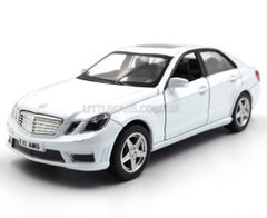 Іграшкова металева машинка RMZ City 554999 Mercedes-Benz E63 AMG (W212) 1:38 білий 554999W фото